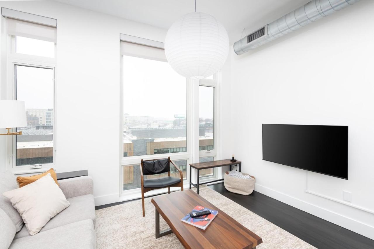 Flexhome Skywalk To Fiserv U4 With Rooftop, Gym, And Parking Milwaukee Exterior foto